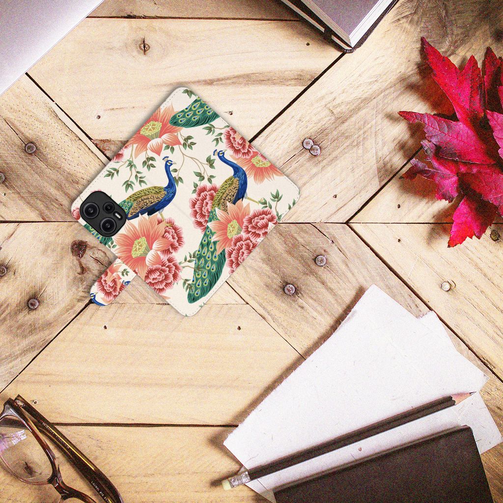 Telefoonhoesje met Pasjes voor Xiaomi Poco F5 Pink Peacock hoesje pauwen bloemen bovenaanzicht