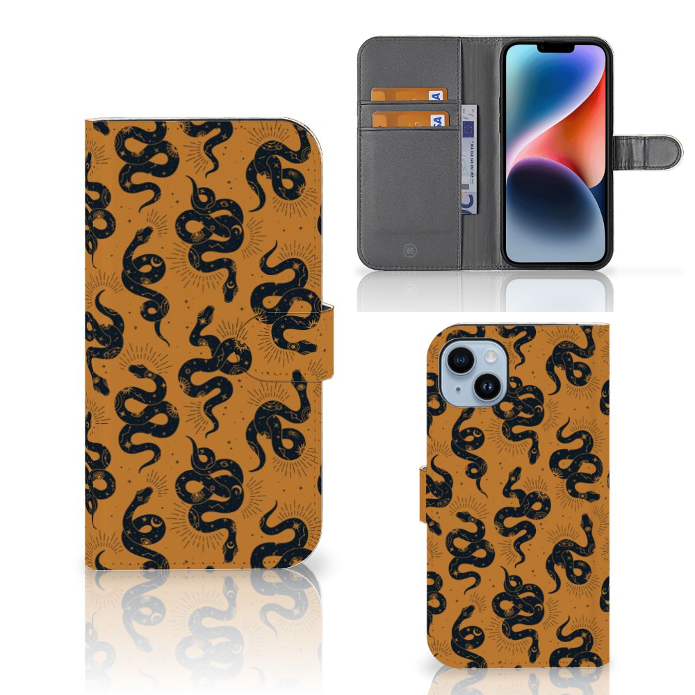 Telefoonhoesje met Pasjes voor iPhone 15 Plus Snakes met uniek slangenontwerp en ruimte voor drie pasjes.