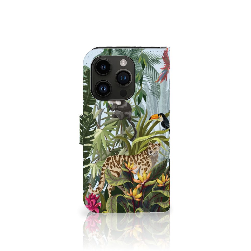 Telefoonhoesje met Pasjes voor iPhone 15 Pro Jungle met een luipaard en tropische bloemen 🌺.