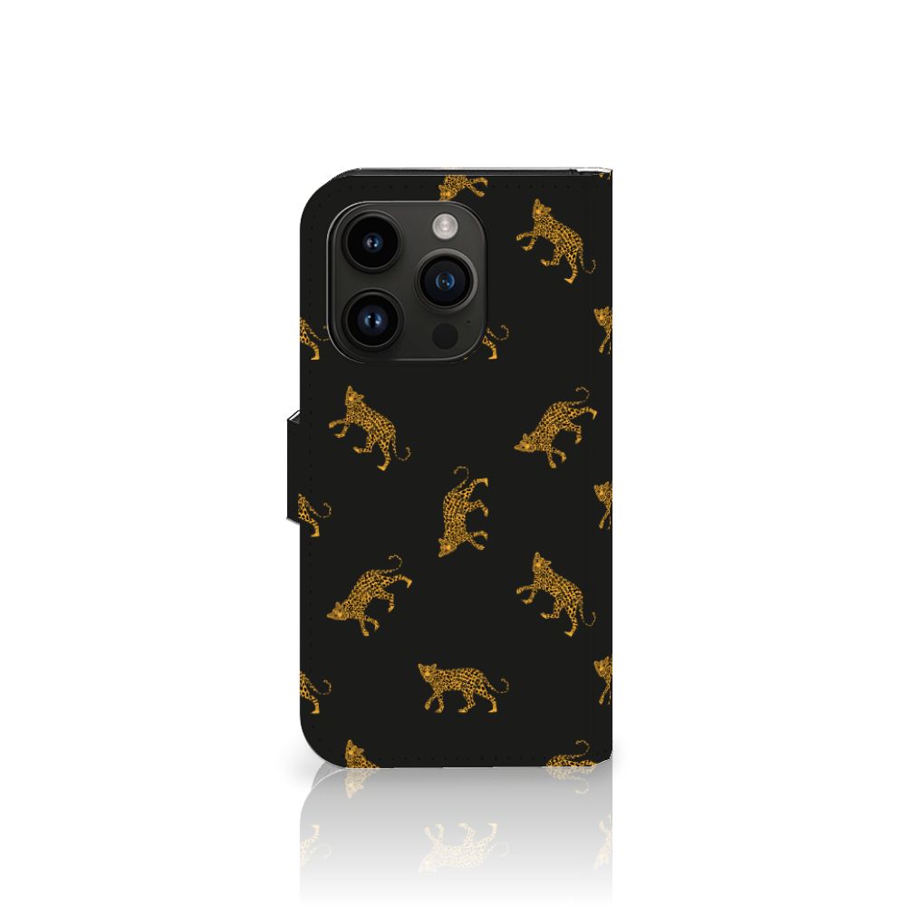 iPhone 15 Pro Telefoonhoesje met Pasjes Leopards zwart design aanzicht