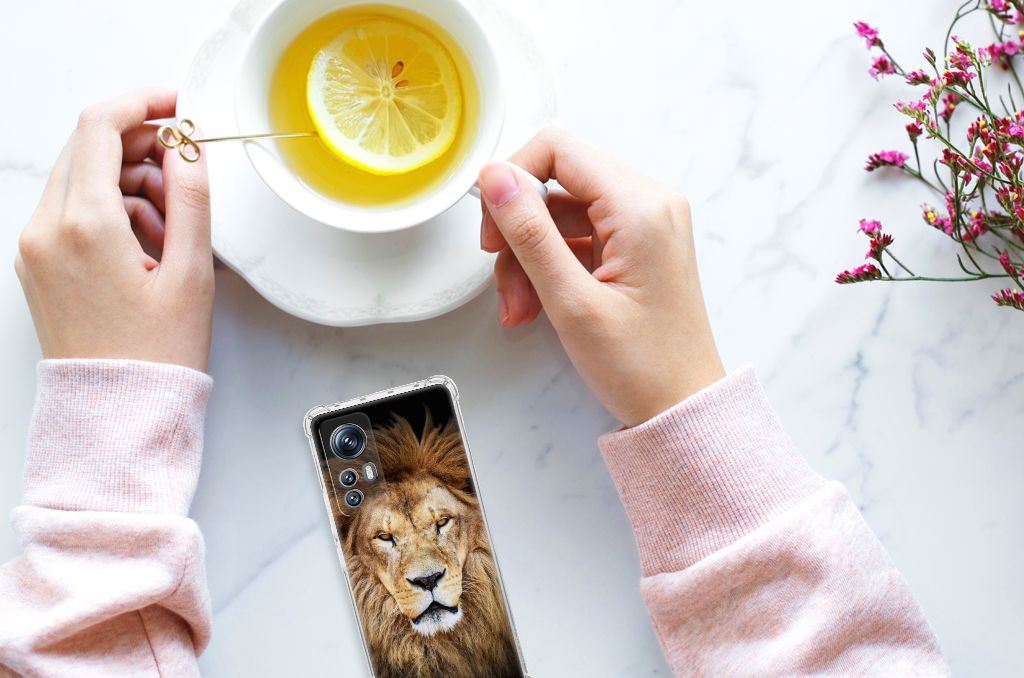 Xiaomi 12 | 12x Case Anti-shock Leeuw smartphonehoesje met leeuw design aanzicht
