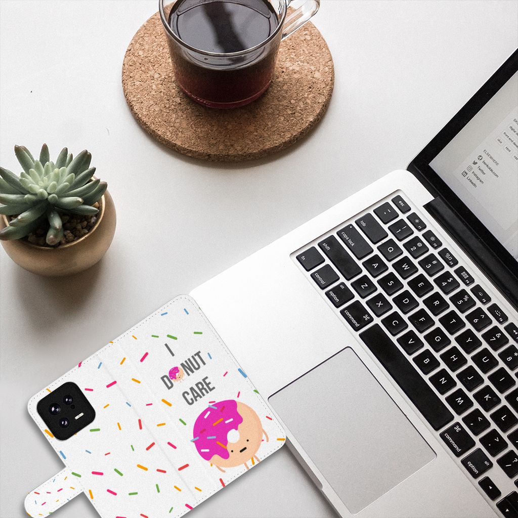 Xiaomi 13 Book Cover Donut Roze hoesje met donut design en tekst I donut care aanzicht