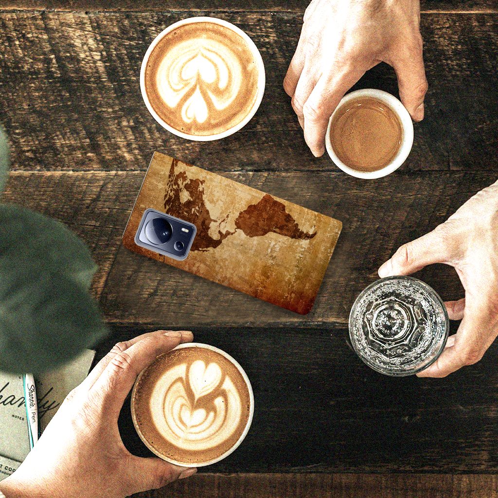 Xiaomi 13 Lite Book Cover Wereldkaart met koffie en een wereldkaartdesign voor stijlvol gebruiksgemak en bescherming
