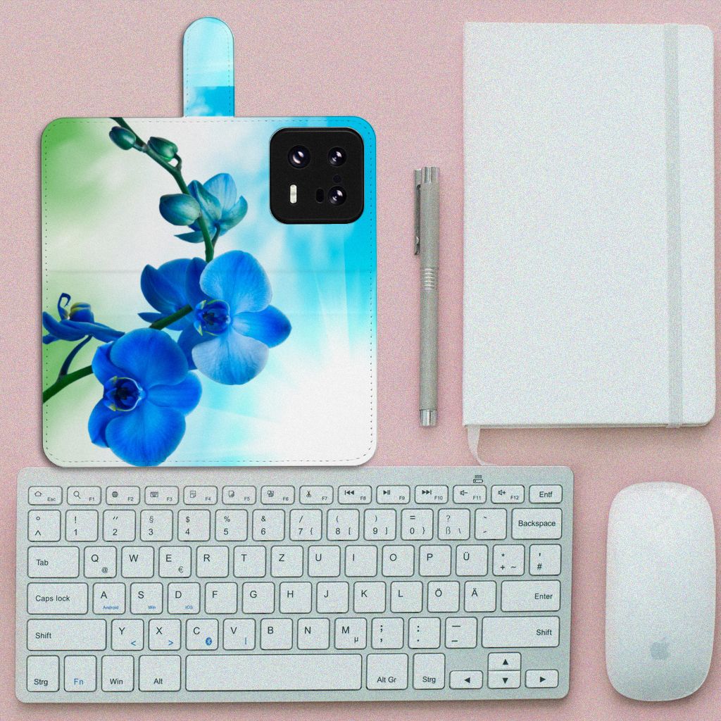 Xiaomi 13 Pro Hoesje Orchidee Blauw telefoonhoesje bloemen design aanzicht