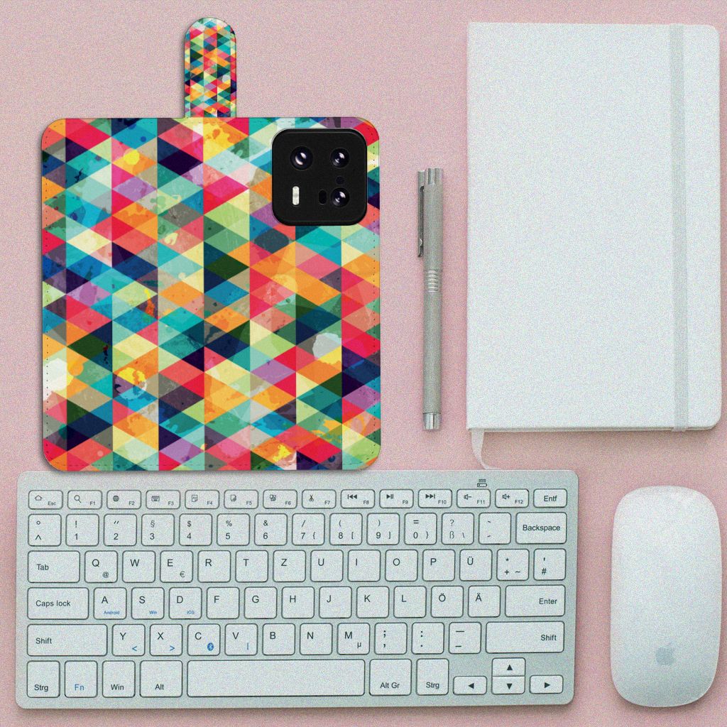 Xiaomi 13 Pro Telefoon Hoesje Geruit met kleurrijk ruitjesdesign en ruimte voor 3 pasjes, perfect als cadeau.