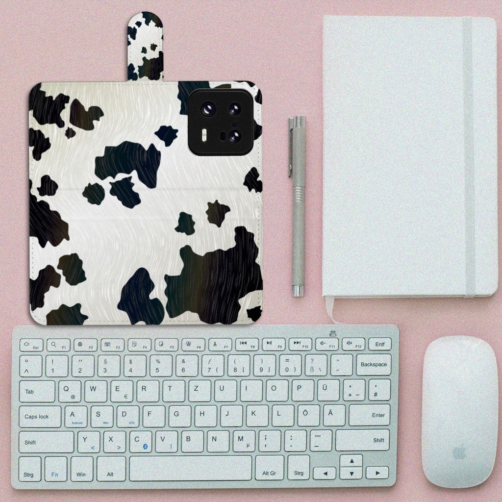 Xiaomi 13 Pro Telefoonhoesje met Pasjes Koeienvlekken design koeienvlekken vooraanzicht
