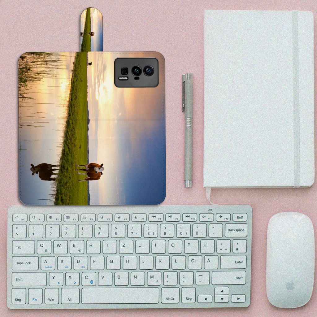 Xiaomi Poco F5 Pro Telefoonhoesje met Pasjes Koe design koeien natuur aanzicht