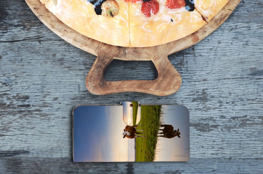 Xiaomi Poco F5 Pro Telefoonhoesje met Pasjes Koe telefoonhoesje koeien natuur aanzicht