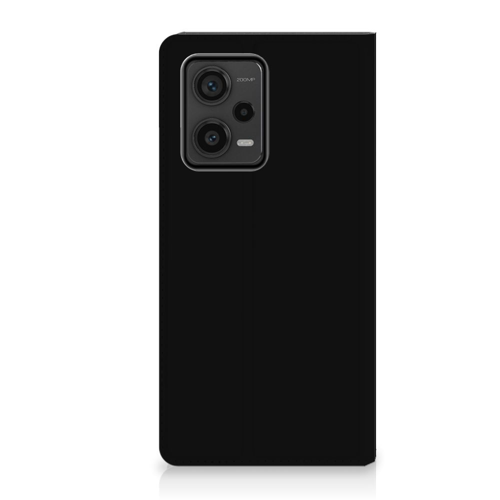 Xiaomi Redmi Note 12 Pro Plus Magnet Case Boho Text in elegant zwart, veelzijdig en duurzaam design voor optimale bescherming.