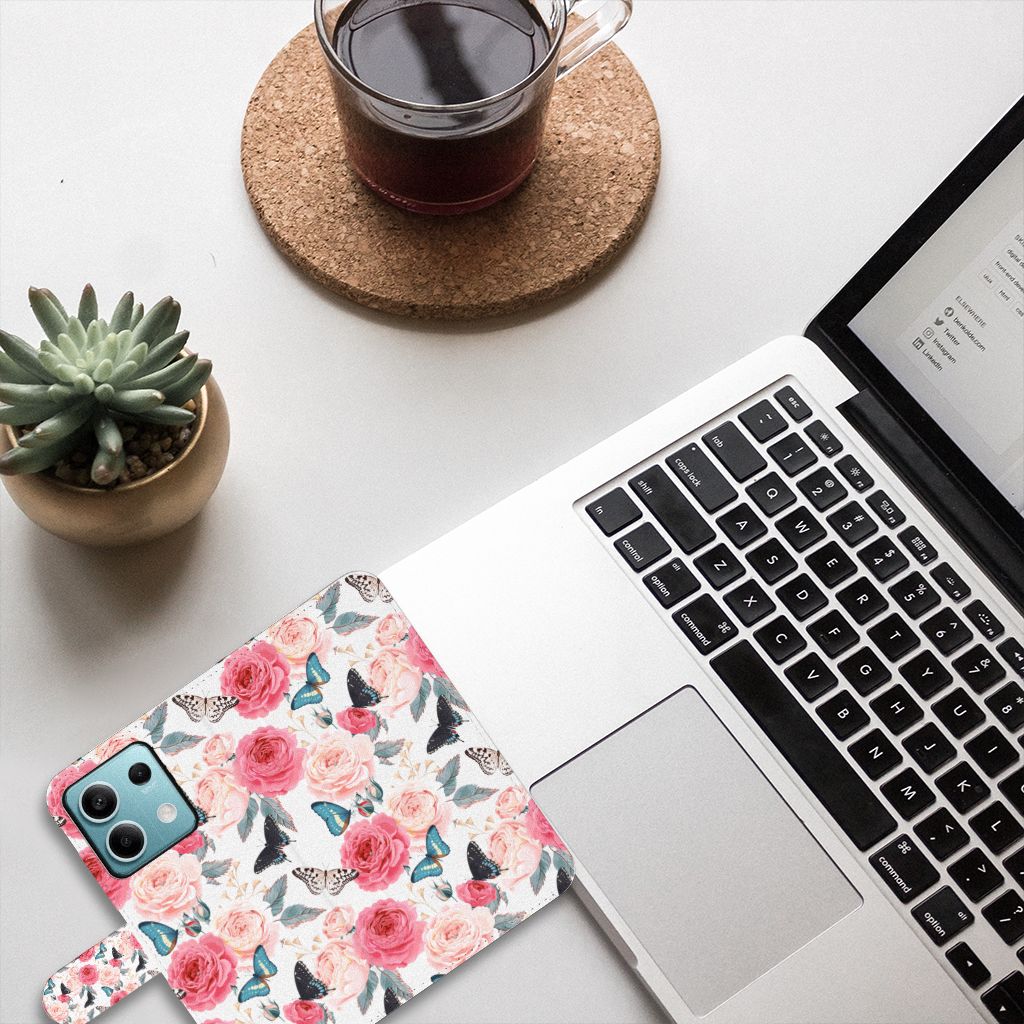 Xiaomi Redmi Note 13 5G Hoesje Butterfly Roses design bloemen vlinders aanzicht