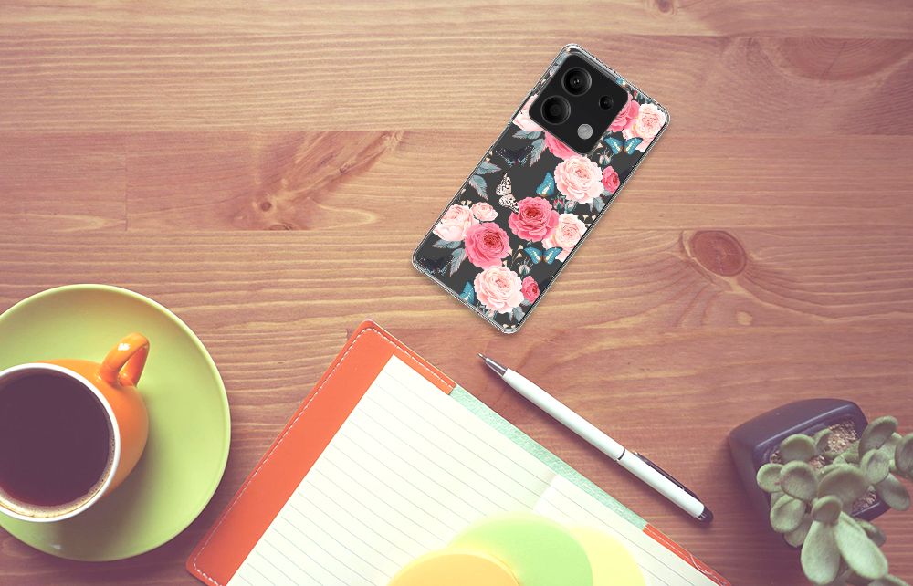 Xiaomi Redmi Note 13 5G TPU Case Butterfly Roses op bureau met kop koffie en notitieboekje, uniek cadeau en bescherming.