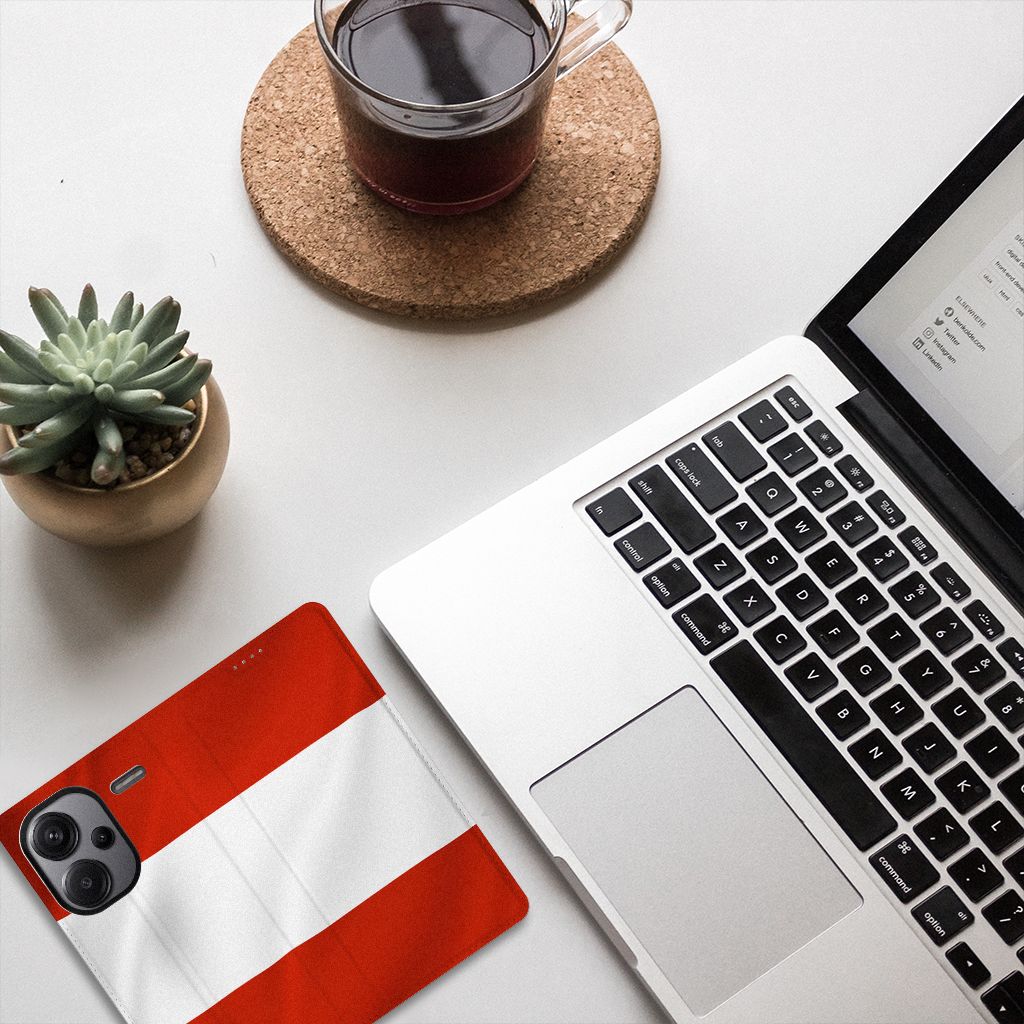 Xiaomi Redmi Note 13 Pro Plus Standcase Oostenrijk design rood wit aanzicht