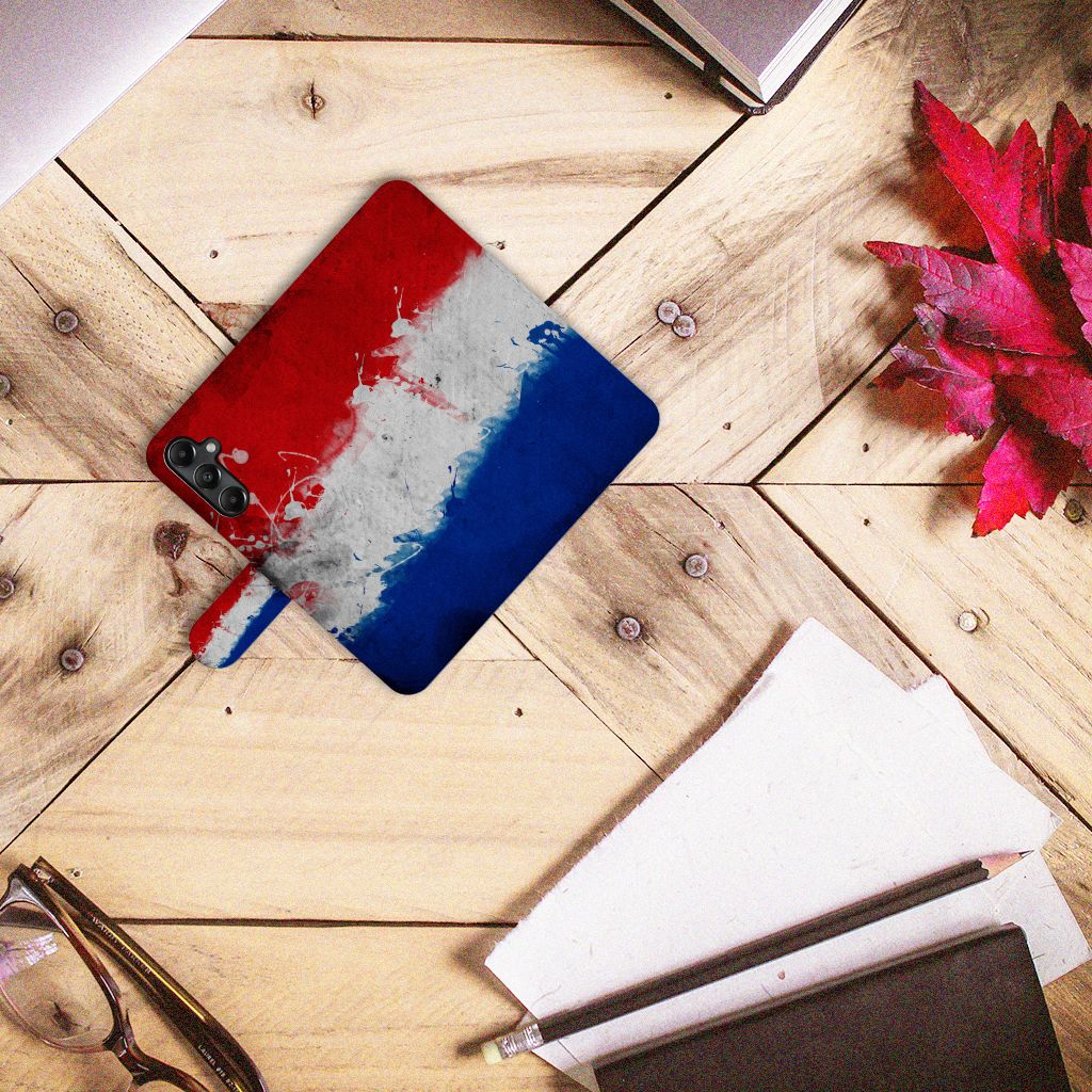 Samsung Galaxy A05s Bookstyle Case Nederland met artistiek design van de Nederlandse vlag.