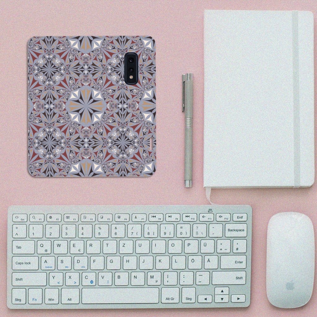 Samsung Galaxy S10e Standcase Flower Tiles