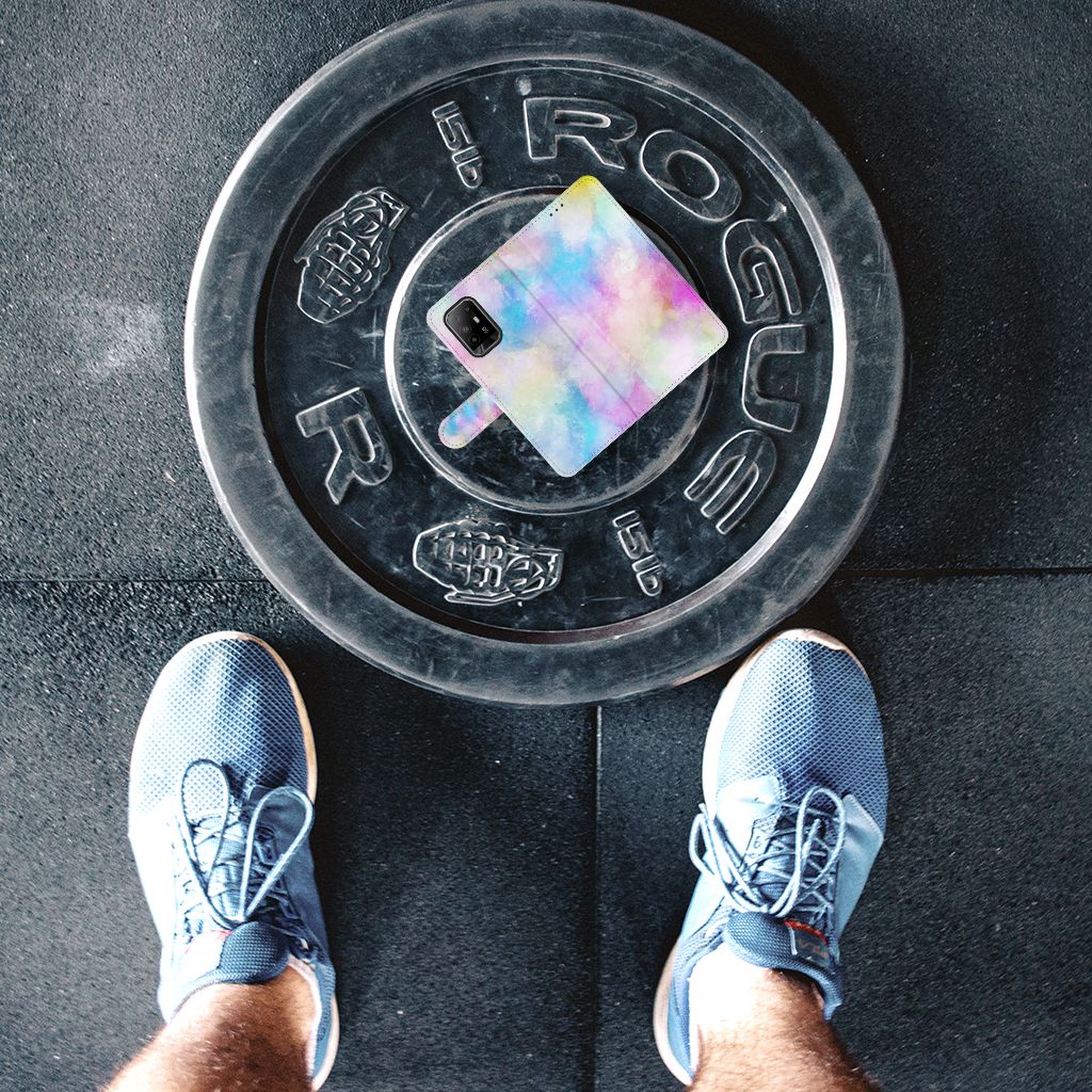 Hoesje OPPO Reno5 Z | A94 5G Watercolor Light op een gewichtsschijf in de sportschool.