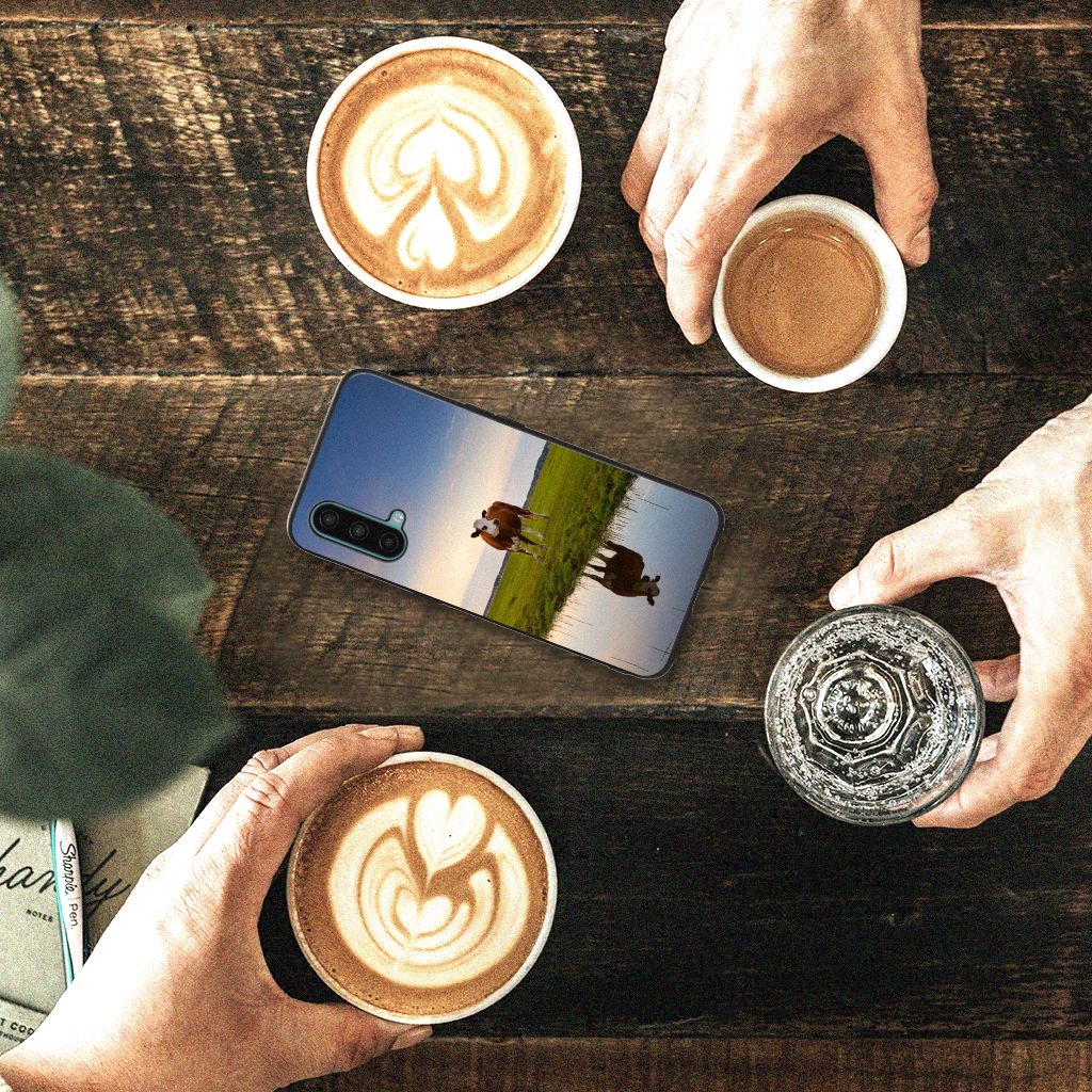 OnePlus Nord CE 5G Dierenprint Telefoonhoesje Koe B2C Telecom