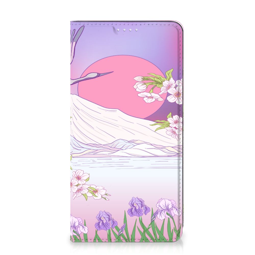 Samsung Galaxy S20 FE Hoesje maken Bird Flying Design met roze paarse bloemen en verre bergen Aanzicht.