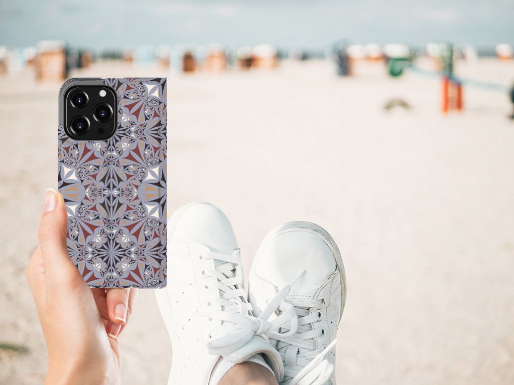 iPhone 13 Pro Standcase Flower Tiles - B2C Telecom