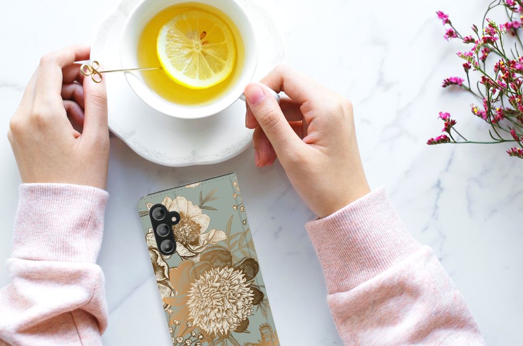 Smart Cover voor Samsung Galaxy A14 4G Vintage Bird Flowers met bloemenprint en theekopje op een moderne tafel.