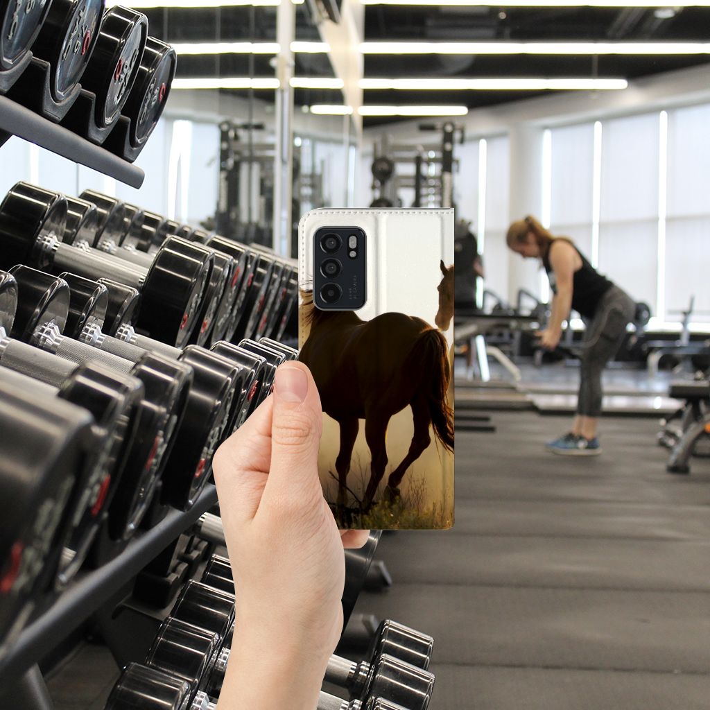 OPPO Reno6 5G Hoesje maken Design Cowboy met paardenprint in sportschoolomgeving.