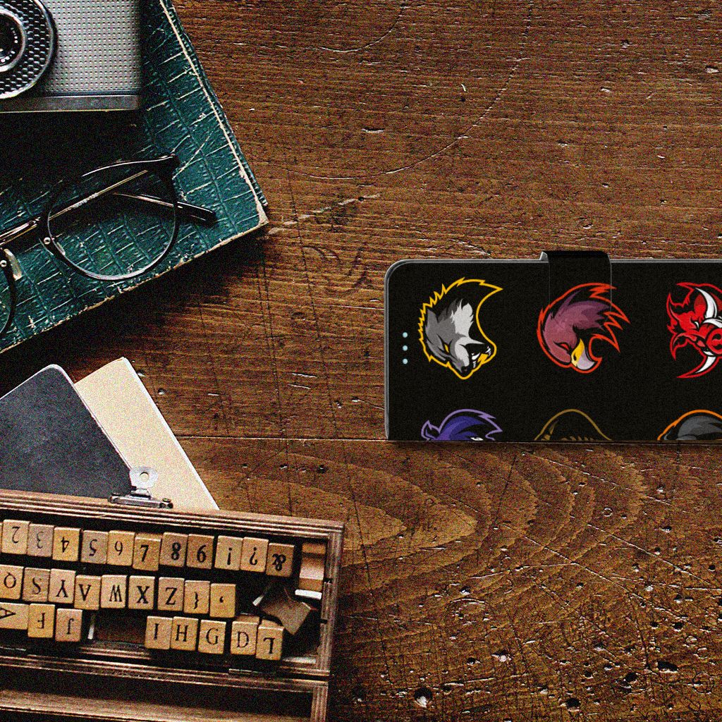 Sony Xperia 10 III Leuk Hoesje Cartoon met kleurrijke cartoons op een houten tafel.