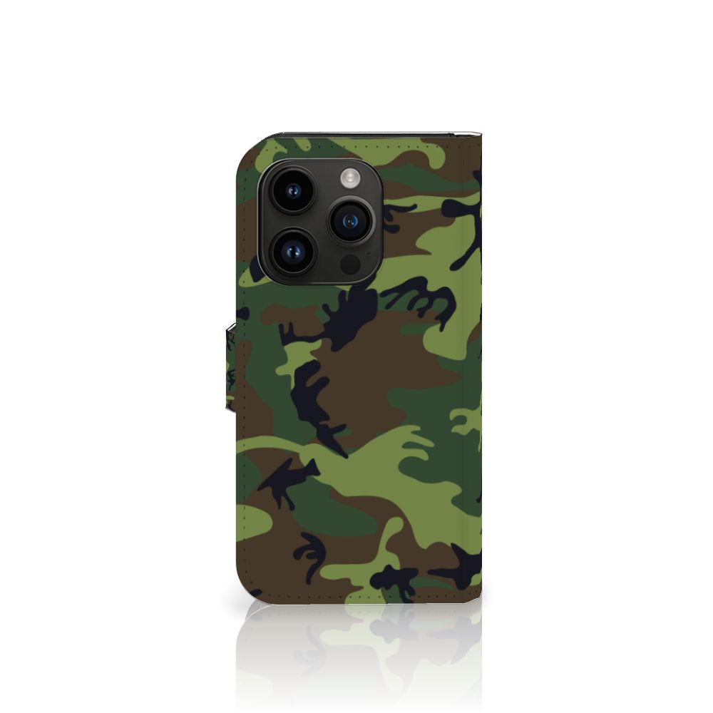 iPhone 15 Pro Telefoon Hoesje Army Dark met camouflage print voor een stoere uitstraling.