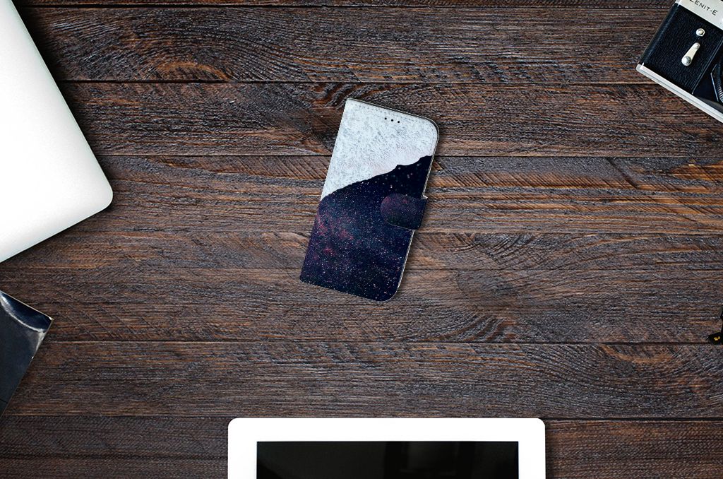 Apple iPhone 13 Book Case Sea in Space