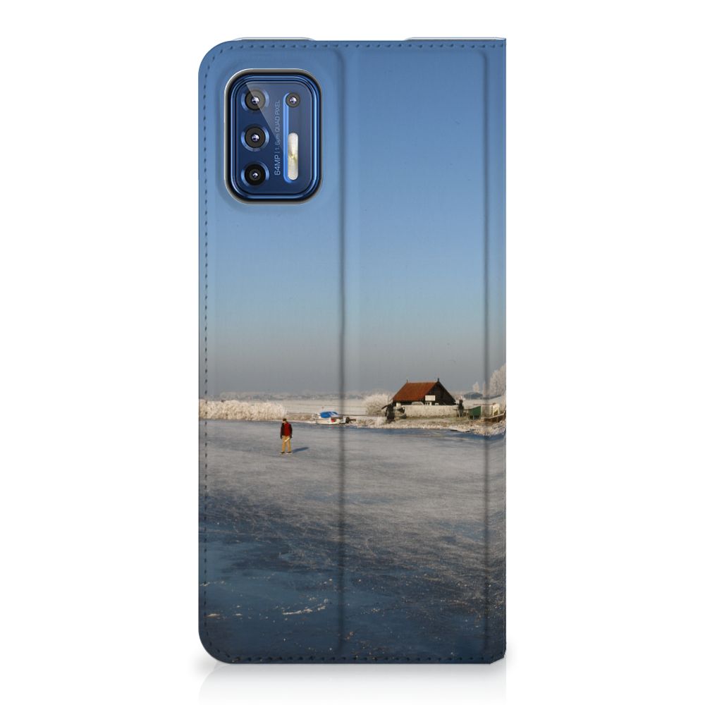 Motorola Moto G9 Plus Book Cover Schaatsers - B2C Telecom
