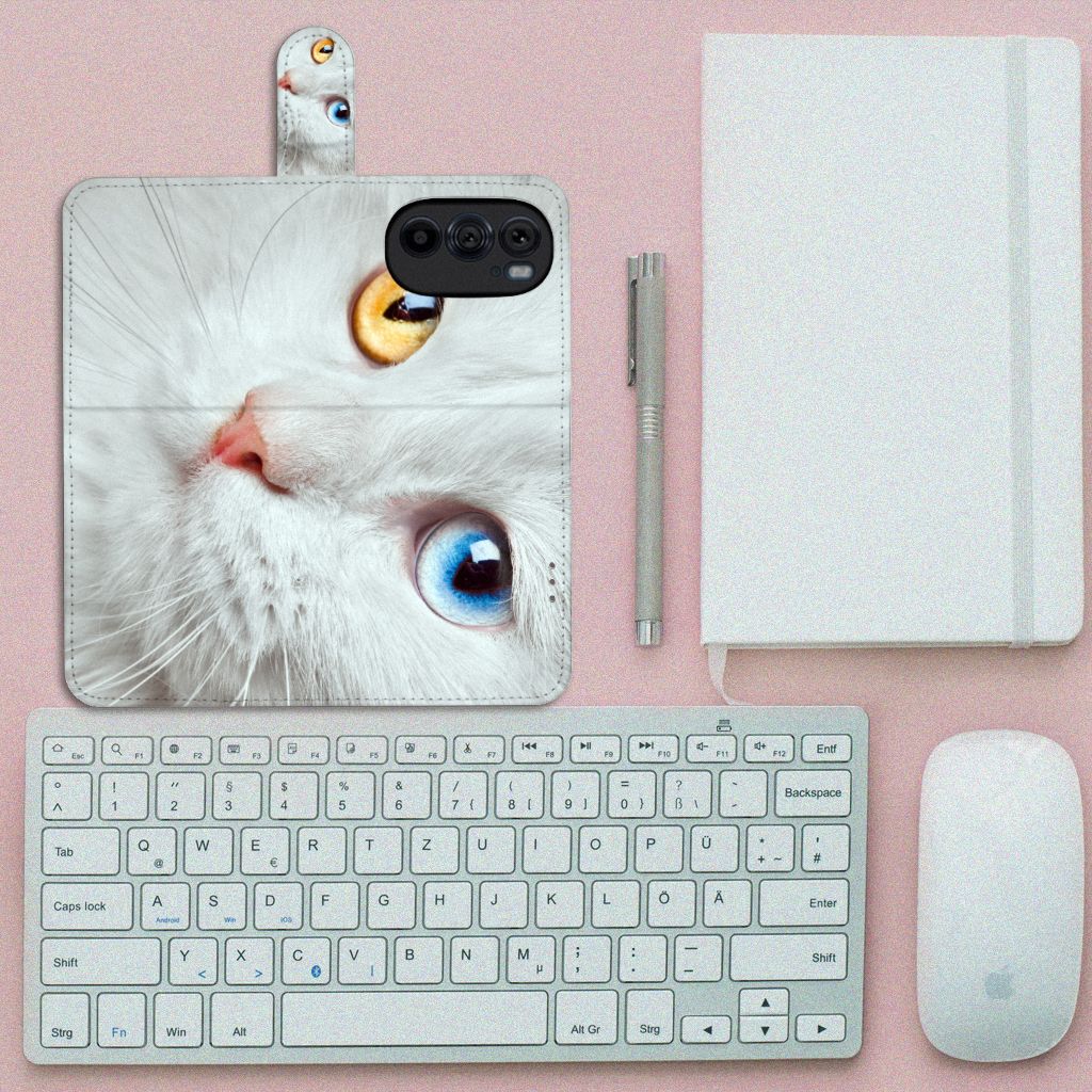 Motorola Edge 30 Pro Telefoonhoesje met Pasjes Witte Kat