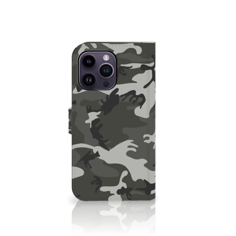 iPhone 15 Pro Max Telefoon Hoesje Army Light in camouflage print voor een stoere uitstraling