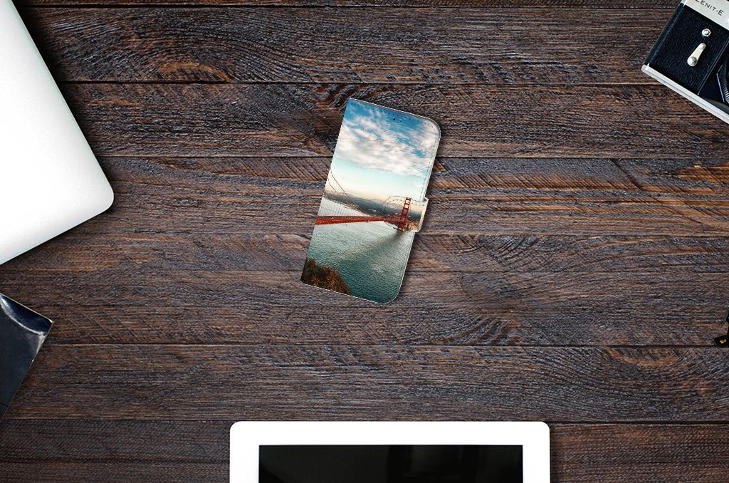 iPhone 14 Pro Flip Cover Golden Gate Bridge