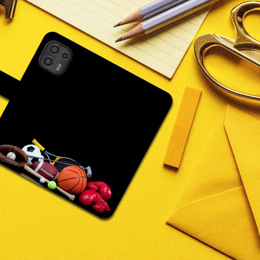 Motorola Edge 20 Lite Wallet Case met Pasjes Sports met sportuitrusting op een zwart vlak
