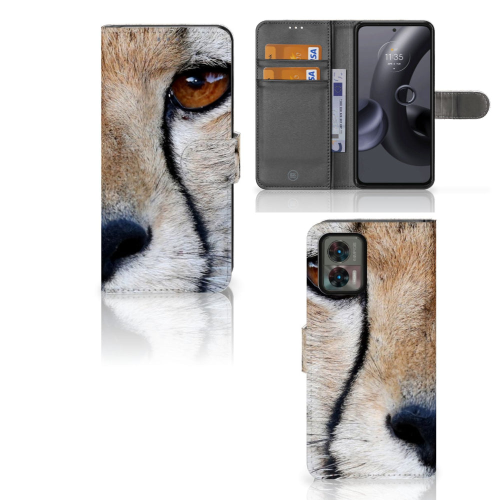 Motorola Edge 30 Neo Telefoonhoesje met Pasjes Cheetah met close-up van cheeta oog en kaartjeshouder.