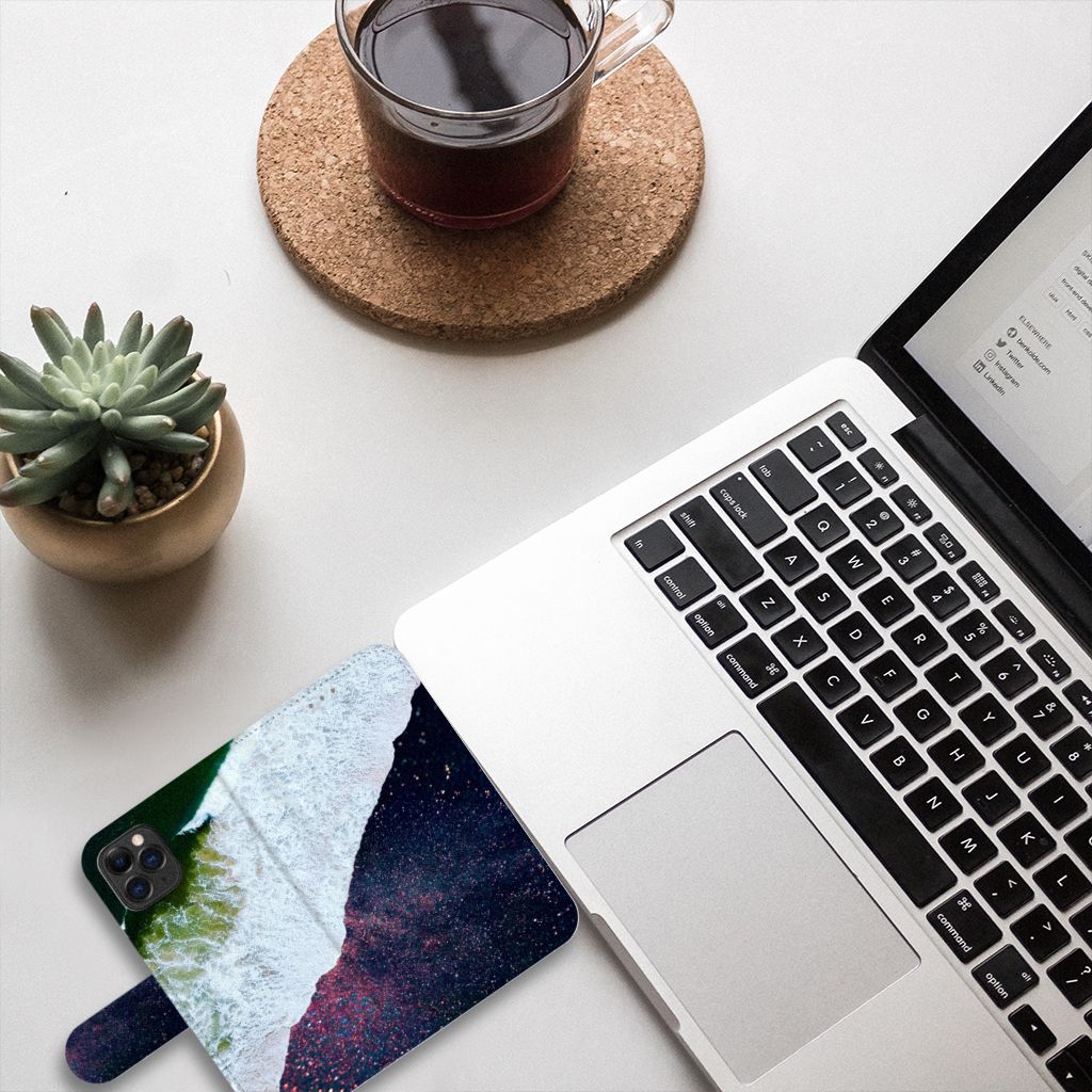 Apple iPhone 11 Pro Book Case Sea in Space