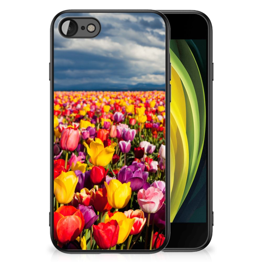iPhone SE 2022 | SE 2020 | 7/8 Bloemen Hoesje Tulpen met kleurrijke tulpen in een veld.