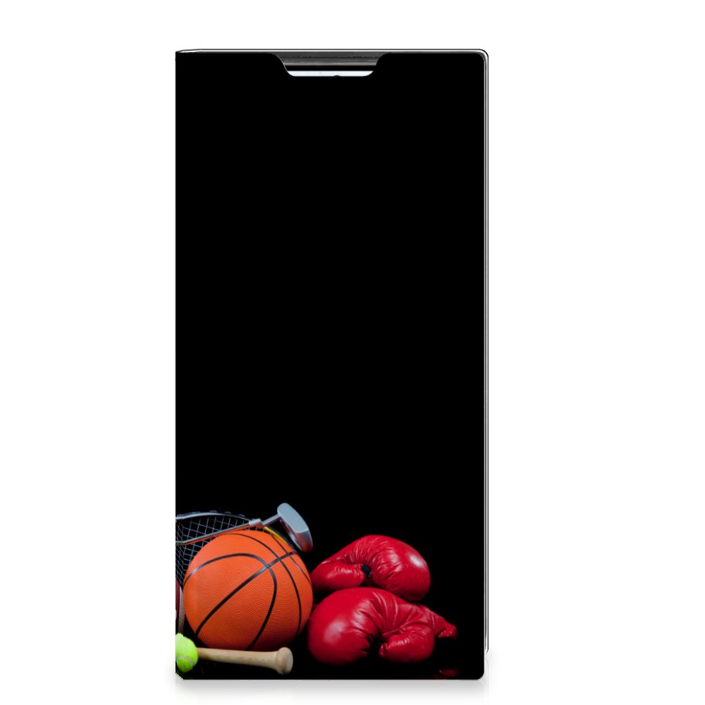 Samsung Galaxy S22 Ultra Hippe Standcase Sports met sportuitrusting en bal afbeeldingen.