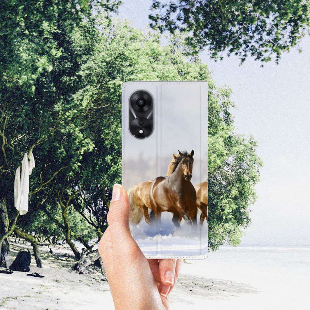 OPPO A78 | A58 5G Hoesje maken Paarden met afbeelding van rennende paarden in de natuur.