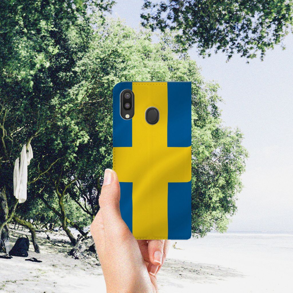 Samsung Galaxy M20 Standcase Zweden