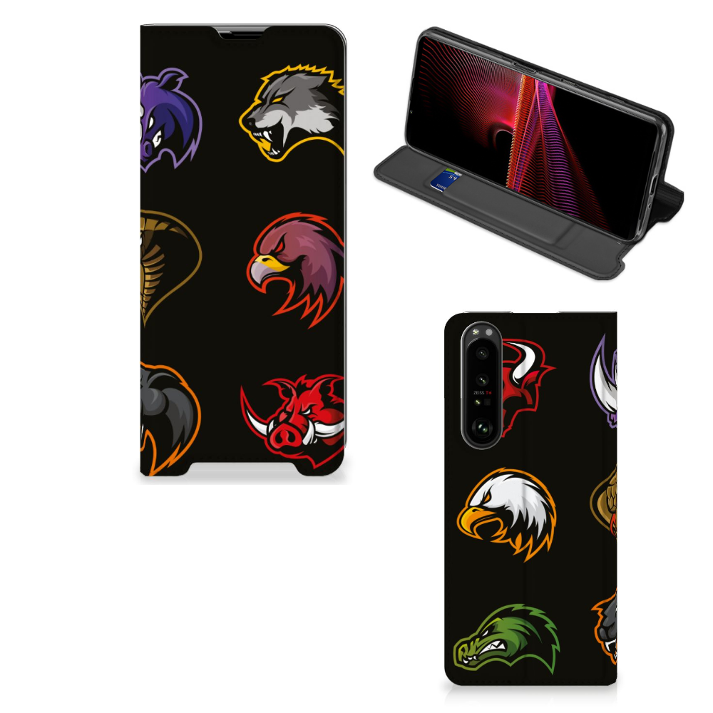 Sony Xperia 1 III Magnet Case Cartoon met verschillende cartoonfiguren en diersymbolen voor bescherming.