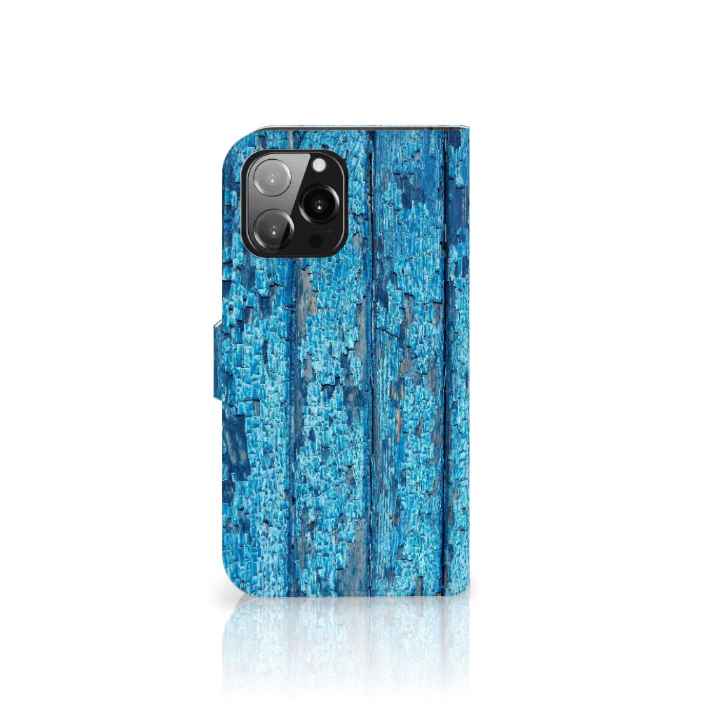 iPhone 13 Pro Max Book Style Case Wood Blue met een prachtige blauwe houten afwerking 🌊.