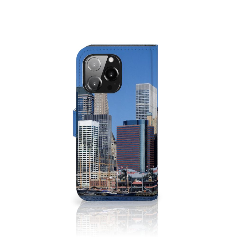 iPhone 13 Pro Flip Cover Vrijheidsbeeld met iconisch uitzicht op New York skyline.