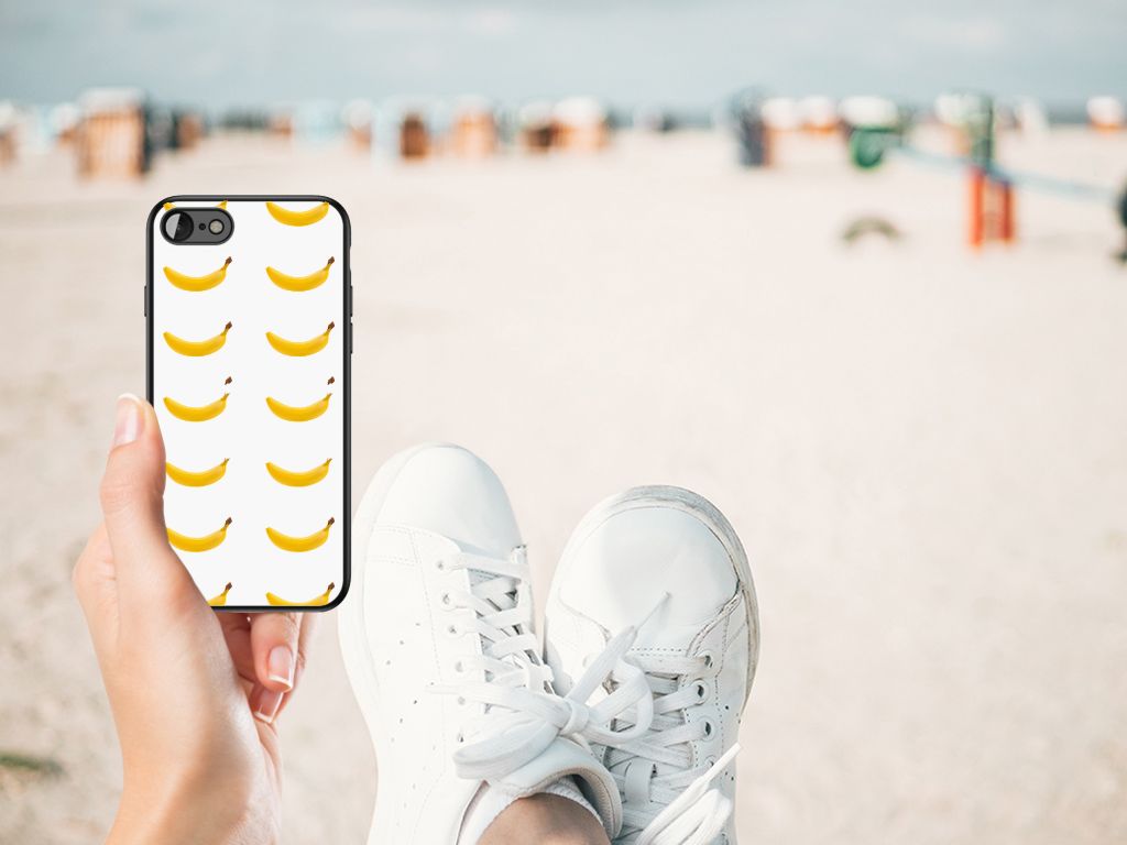iPhone SE 2022 | SE 2020 | 7/8 Back Cover Hoesje Banana met bananenpatroon op het strand.
