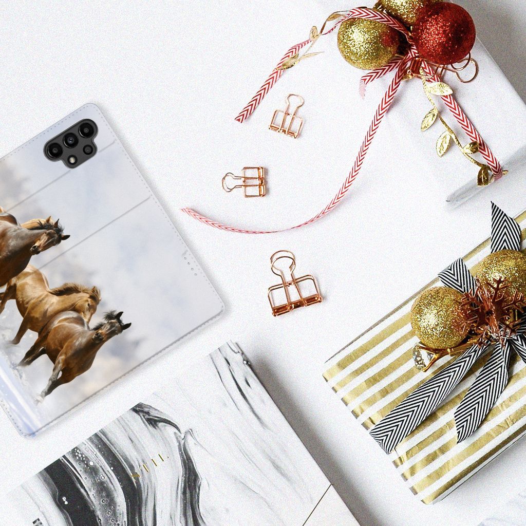 Samsung Galaxy A13 (4G) Hoesje maken Paarden met paardenprint op een stijlvolle smartphonehoes.