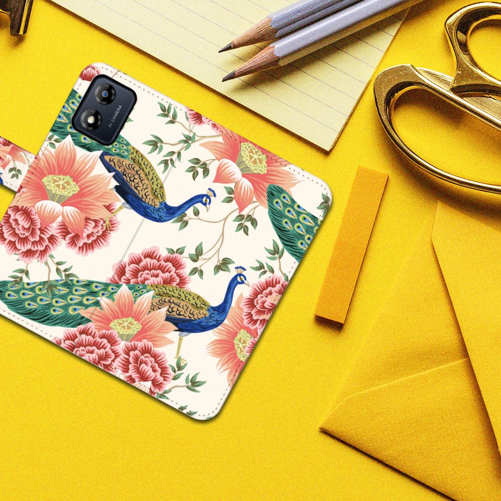 Telefoonhoesje met Pasjes voor Motorola Moto E13 4G Pink Peacock
