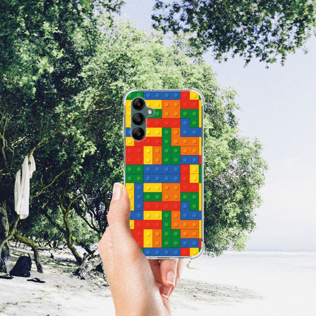 Samsung Galaxy A14 5G/4G Doorzichtige Silicone Hoesje Blokken in gebruik aan het strand