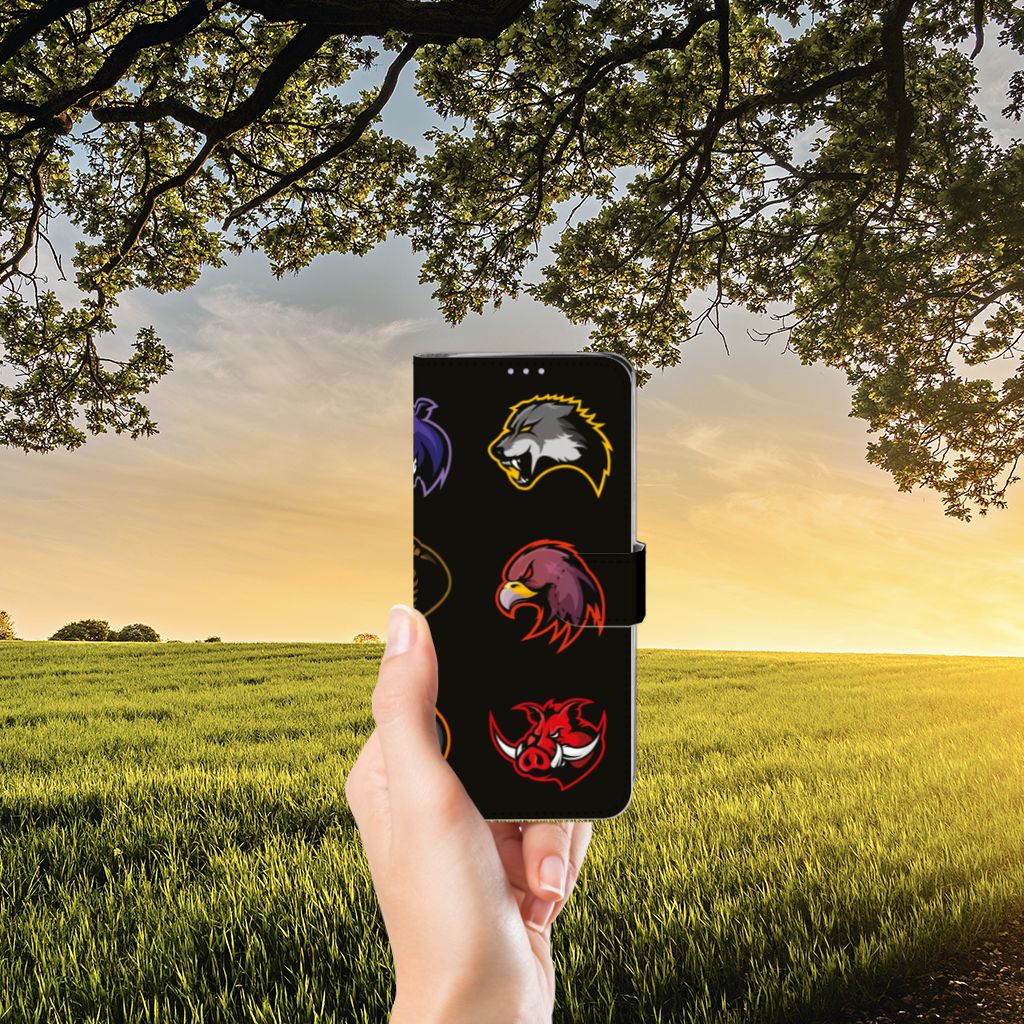 Samsung Galaxy S20 Plus Leuk Hoesje Cartoon met kleurrijke dierenprints in een natuursetting.