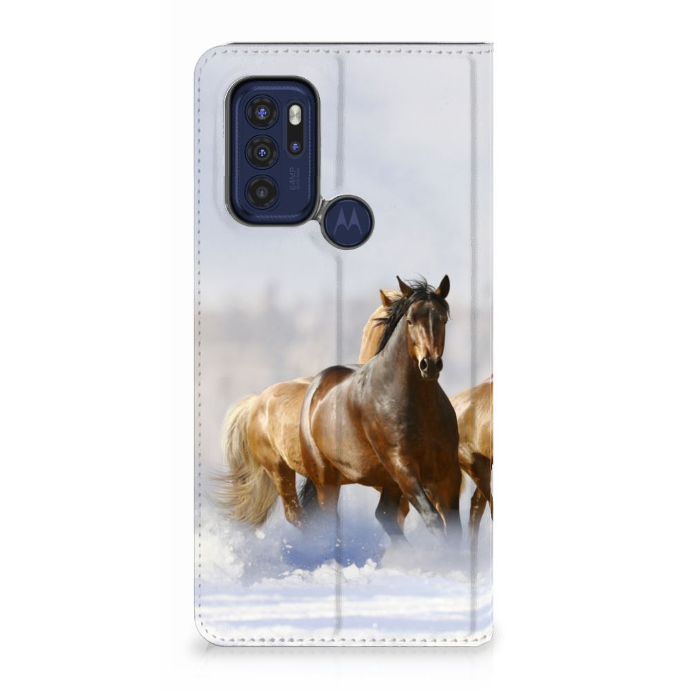 Motorola Moto G60s Hoesje maken Paarden met mooie afbeelding van rijdende paarden op een smartphonehoesje.