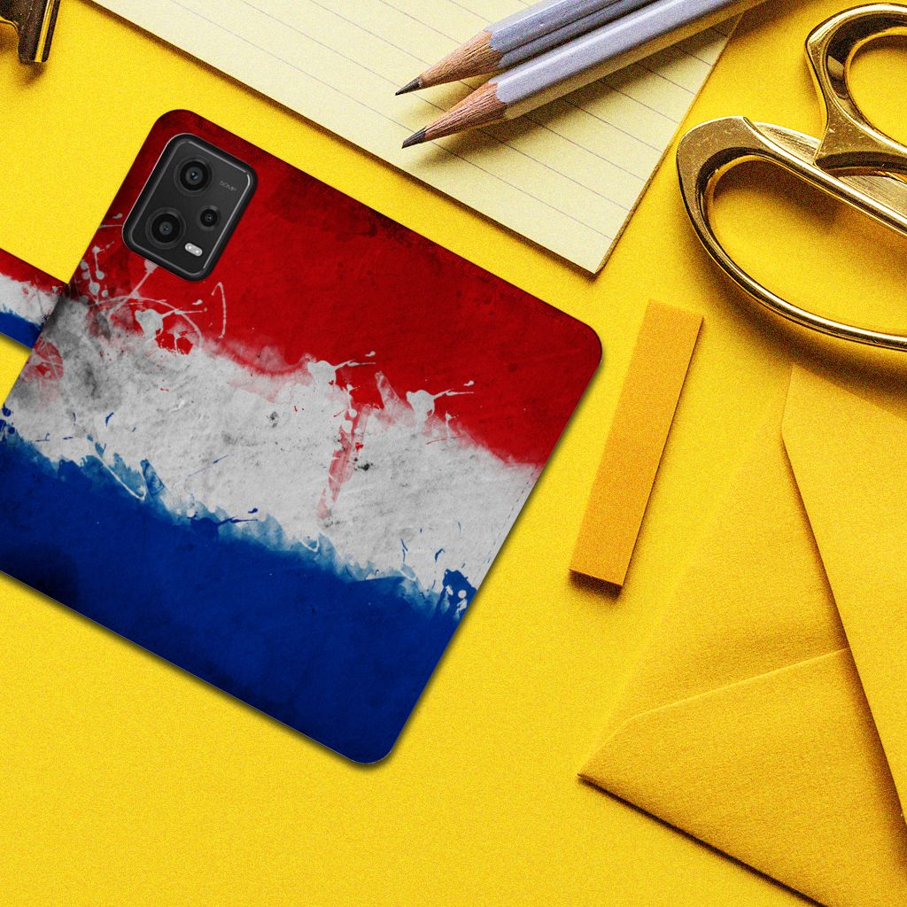 Xiaomi Redmi Note 12 5G | Poco X5 Bookstyle Case Nederland met Nederlandse vlag in artistiek design.