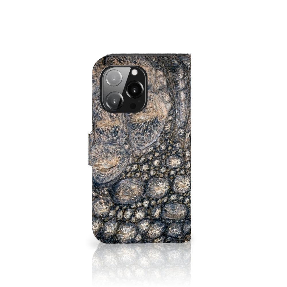 iPhone 13 Pro Telefoonhoesje met Pasjes Krokodillenprint