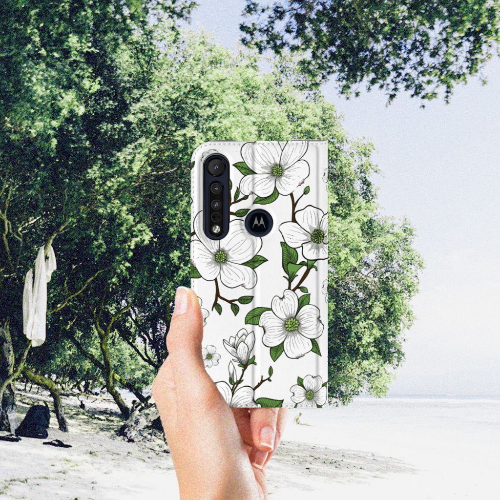 Motorola G8 Plus Smart Cover Dogwood Flowers - B2C Telecom